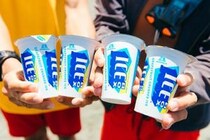 森永アイスボックスが、ライフセーバー・海の家で働く人々を応援！真夏の海岸線で暑さ対策の“プレクーリング”