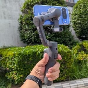 DJIのスマホジンバル「Osmo Mobile 8P」とPixel 10の互換性をチェックしてみた