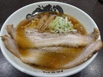 喜多方ラーメンの異端児「食堂 はせ川」が東京駅にオープン！ 大判チャーシューメン＆ライスで昇天！