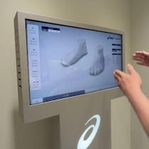 約15秒で足形を3D計測！ アシックスの旗艦店「ASICS FLAGSHIP SHINJUKU」に行ってみた