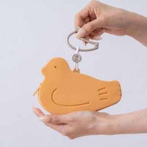 鳩サブレーがそのまま入る！ 豊島屋「鳩の日」限定ポーチ『はとっこ』がかわいすぎる♡