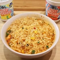 話題の冷しカップヌードル「鶏塩レモン」「ピリ辛キムチ」は混ぜるとさらにウマい