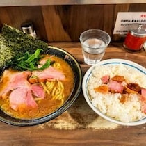 【グルメ】家系ラーメンを「もっと美味しく食べる最適解」がわかった / ライスを先に食べる