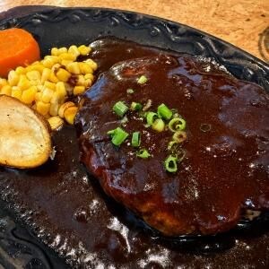 【グルメ】東京・四ツ谷に昭和洋食の聖地があった！ バンビのハンバーグ定食