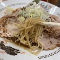 春木屋の「引き算の美学」が生んだ新境地。恵比寿店限定「皿中華そば」を食べてみた