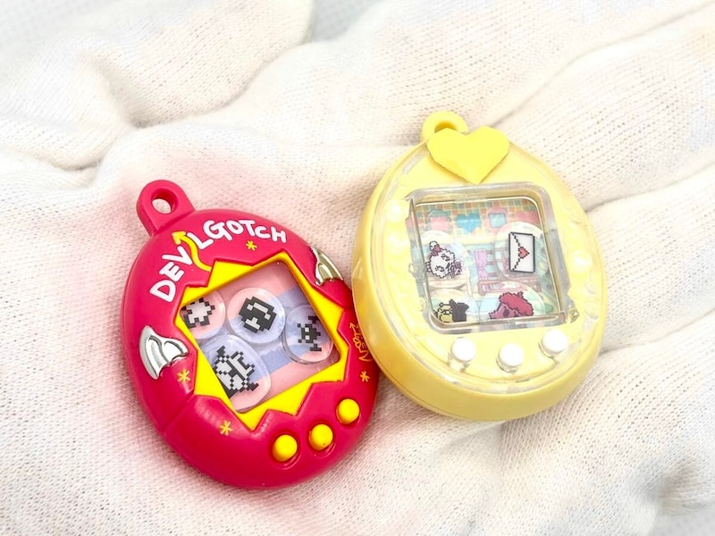 ガチャガチャ「たまごっち シャカシャカチャームコレクション」