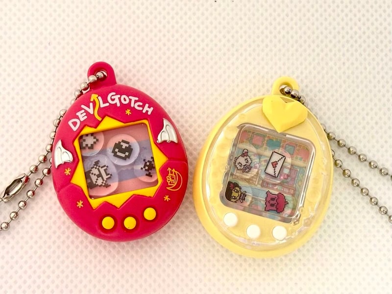 ガチャガチャ「たまごっち シャカシャカチャームコレクション」