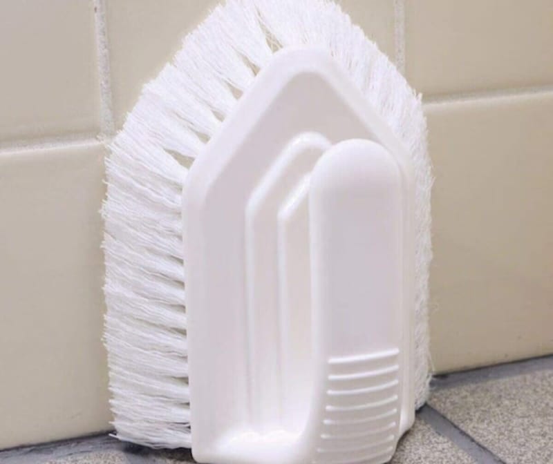 ニトリ ゴムの力で汚れを落とすバスブラシ