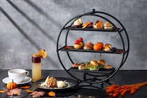 秋の味覚とトリュフの香りの贅沢アフタヌーンティー