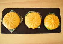 コンビニのピザまん、最強はどれ？セブン・ファミマ・ローソンを比較したら...同じ値段なのに全然違った。