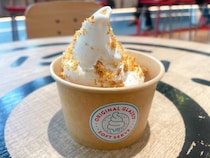 【全国で3店舗】クリスピー・クリーム・ドーナツにソフトクリーム売ってたの？専門店クオリティで驚愕...。《実食レポ》