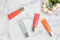 【エクセル】美容液発想の新作リップ「パンプフルドロップ」登場。むっちり"ぷるツヤ"唇が叶うの最高すぎ。