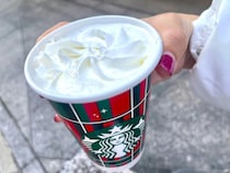 【スタバ】メニュー表に載ってない"裏メニュー"見つけた。飲んでみたら冬にぴったりの神ドリンクだった...。