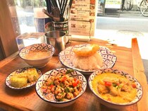 銀座で900円台の"大ボリューム"ランチ見つけた。お肉たっぷりの本格ガパオが美味しすぎる～！《編集部レポ》