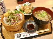 【両国】お得さ"横綱級"。980円で「海鮮丼＆おかず＆ちゃんこおかわり無料」のランチがとんでもないコスパだった。《編集部レポ》