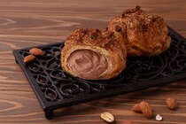 【ビアードパパ】「生チョコシュー」が2月限定で復活中！香ばしいアーモンドと濃厚ショコラが相性抜群♡