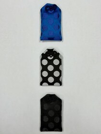 「コンプしたくなる」と話題の"通称ギャルソンお守り"、早くも再び全色欠品。公式SNSは入荷の予定があることを発表。