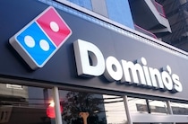 【ドミノ・ピザ】人気ピザ5種が持ち帰りで"60％オフ"！WBC観戦のお供にしよ。《3月8日まで》