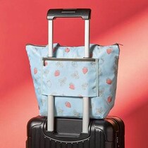 【カルディ】「可愛いので思わずゲット」2026年の『いちごバッグ』は実用性も抜群。