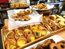 最高のモーニング発見。平日600円でパン食べ放題1時間＋1ドリンク付き、ありがたすぎる...。《編集部レポ》