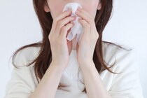 知らずに花粉まみれに...。環境省が教える、家に"花粉を持ち込ませない"4つの対策とは。