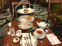 崎陽軒のアフタヌーンティー、2500円なのに超ぜいたく...。美味しくてボリュームばっちりで最高。《編集部レビュー》