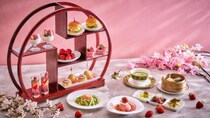 中華風アフタヌーンティーで桜と苺を味わう