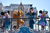 東京ディズニーシー25周年は"ジュビリーブルー"のきらめきに染まる♡ショーや映える空間に大興奮！見どころを予習《編集部レポ》