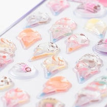 シル活界隈から大注目！ナルミヤ×サーティワンのぷっくりシールは5月16日発売。