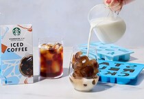 【スタバ】対象商品購入でシリコンアイストレーもらえる！おしゃれなアレンジドリンクが楽しめるよ