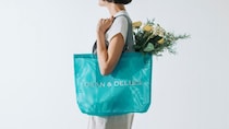 【DEAN & DELUCA】限定色「ターコイズ」のメッシュトートが数量限定で6月16日から登場。夏空みたいな爽やかなカラーが良き
