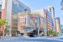 デビュー6周年のSixTONES、体験型倉庫が銀座にオープン。チケットなしでも鑑賞できるフリー入場エリアも！