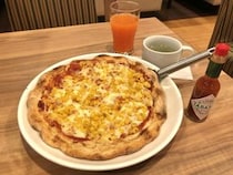 【ガスト】で「朝ピザ」してみたら..."ふわもち"で大満足。人気ピザがモーニングセットでお得に食べられた。《編集部レポ》