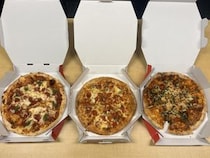 「こんな違うのかよ...」ピザ3社食べ比べした結果が衝撃的すぎた。同じマルゲリータなのに...！≪編集部レポ≫