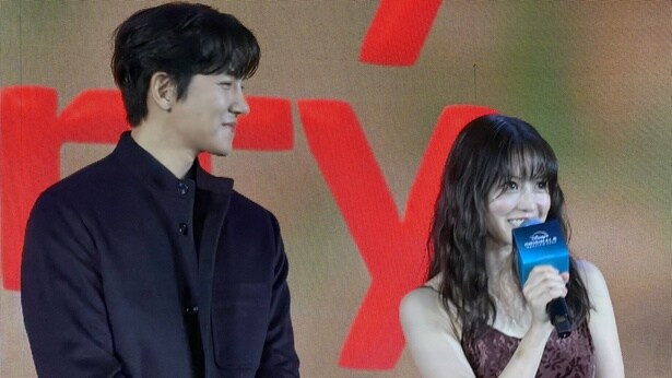 チ・チャンウクと今田美桜は2人そろって登壇!