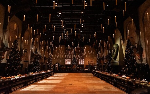 大広間に足を踏み入れると、一気に「ハリー・ポッター」の世界へ!