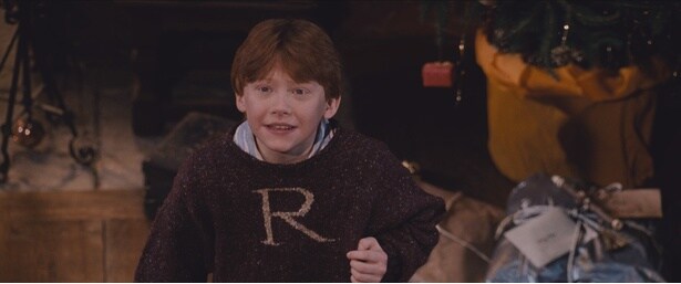 ロンは母モリーから手編みのセーターを贈ってもらった(『ハリー・ポッターと賢者の石』)