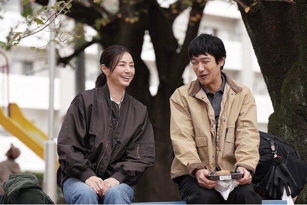 堺雅人8年ぶりの主演映画となった『平場の月』は5位に初登場