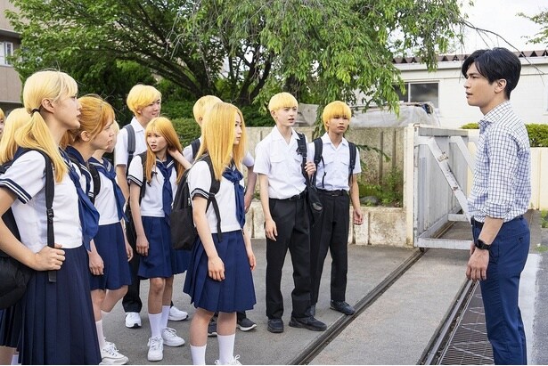 岩田剛典が初の教師役を演じた『金髪』