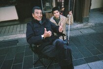 舘ひろし＆尾上眞秀ほのぼの2ショットも『港のひかり』豪華キャスト集結の舞台裏を収めた貴重なオフショット