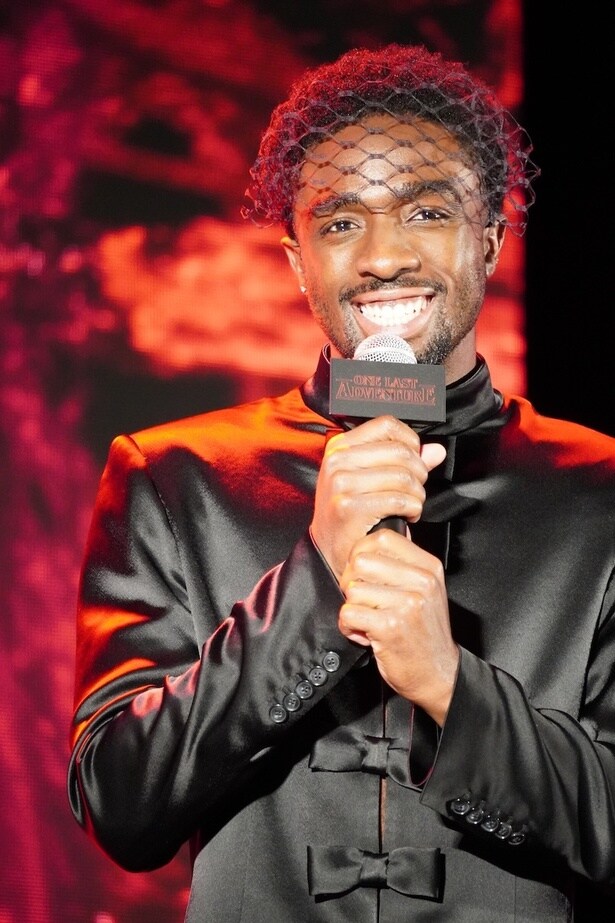 ルーカス役のケイレブ・マクラフリン