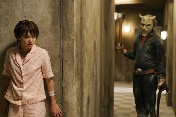 ガッツのある妹として存在感を見せたグウェンがターゲットに!(『ブラックフォン 2』)