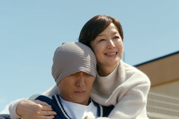 4位は新鋭、松谷鷹也と、鈴木京香がW主演を務めた『栄光のバックホーム』