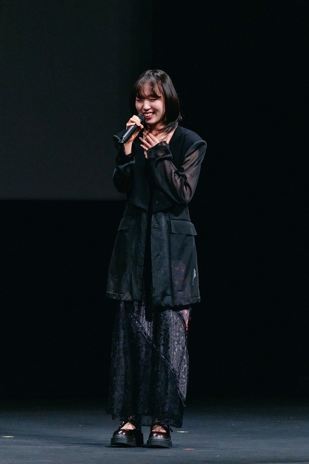 劇中歌で「楓」をカバーした十明がサプライズ登場