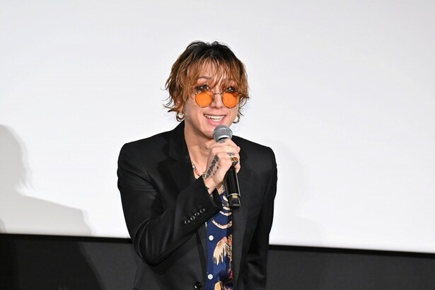 サトウ役の渋⾕⿓太