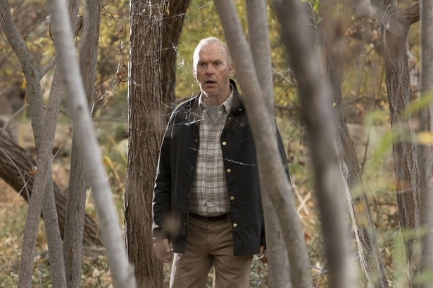 【写真を見る】クロイツフェルト・ヤコブ病の症状にさらされながらも、完全犯罪に挑むノックスをマイケル・キートンが体現