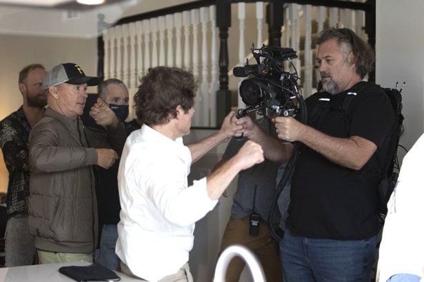 【写真を見る】『殺し屋のプロット』特別映像ではキートンの監督、主演、製作を兼任した苦労についても明かされている