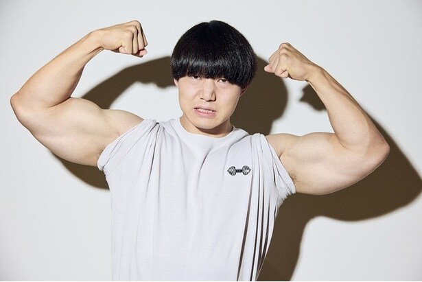 腕周り47センチの見事な肉体