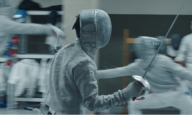 兄弟をつなぐ絆であり、心理的攻防の象徴としてフェンシングが描かれる