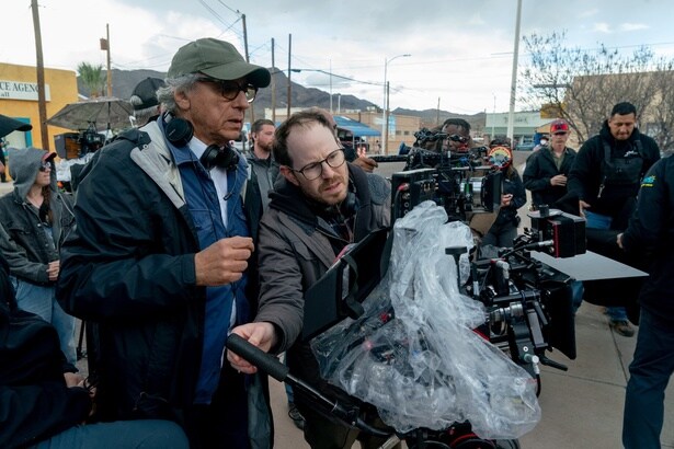 【写真を見る】撮影監督ダリウス・コンジとアスター監督をとらえたメイキング写真も到着